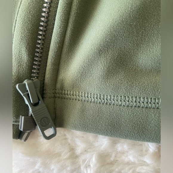 Lululemon- Hooded define Jacket *Nulu - Picture 5 of 7